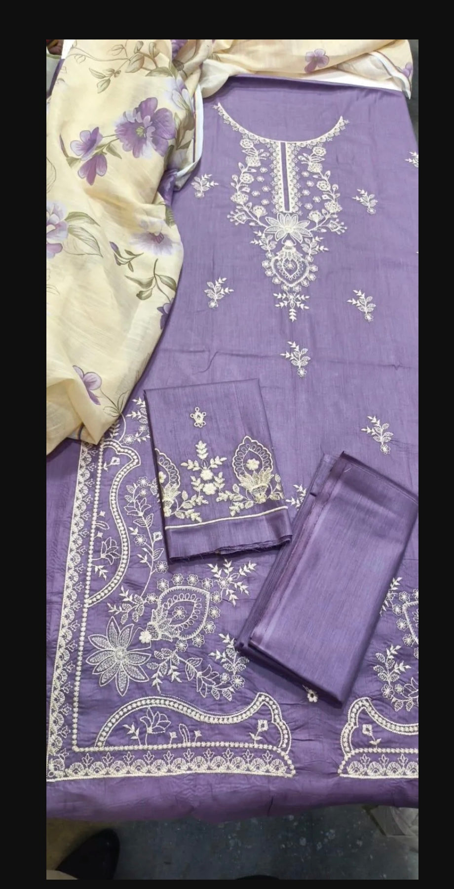 3 Pc Women's Unstiched Embroidered Suit