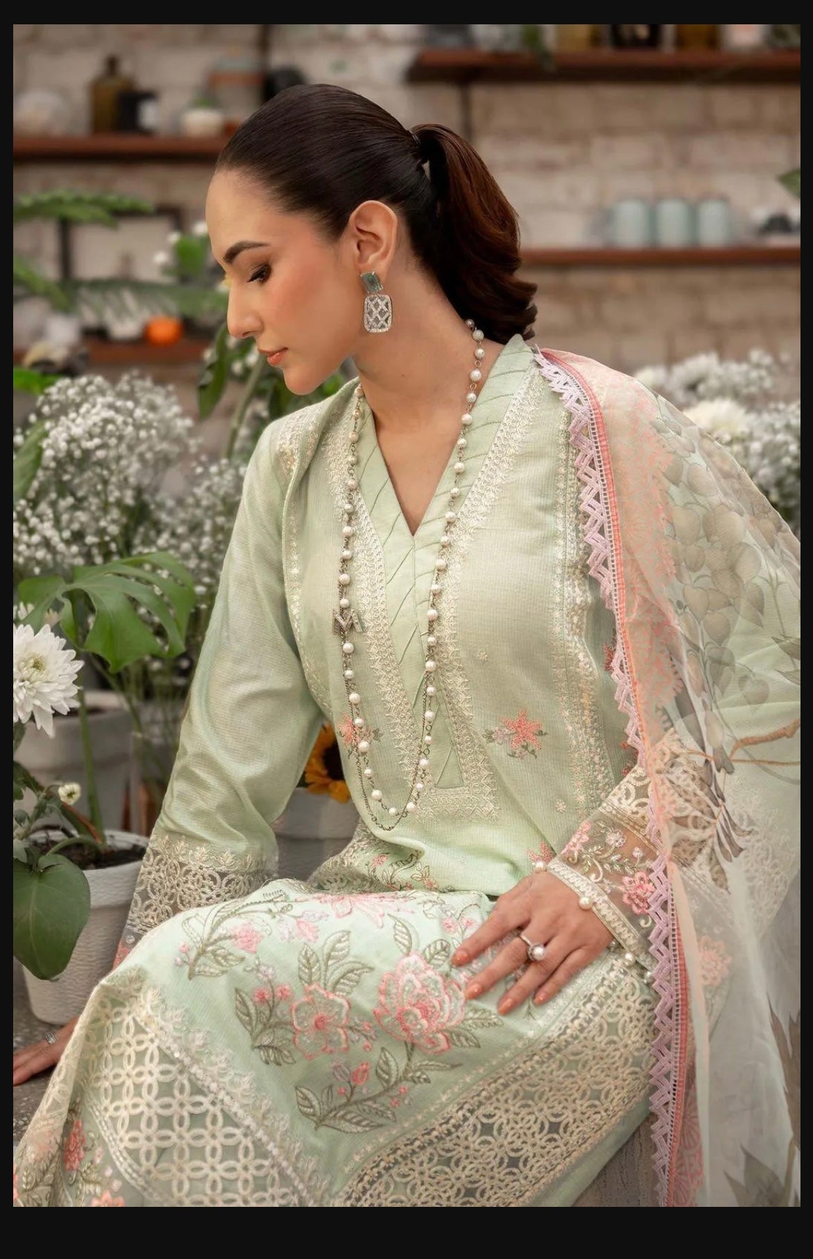 Green Embriodered Lawn 3 Pcs Women Suit