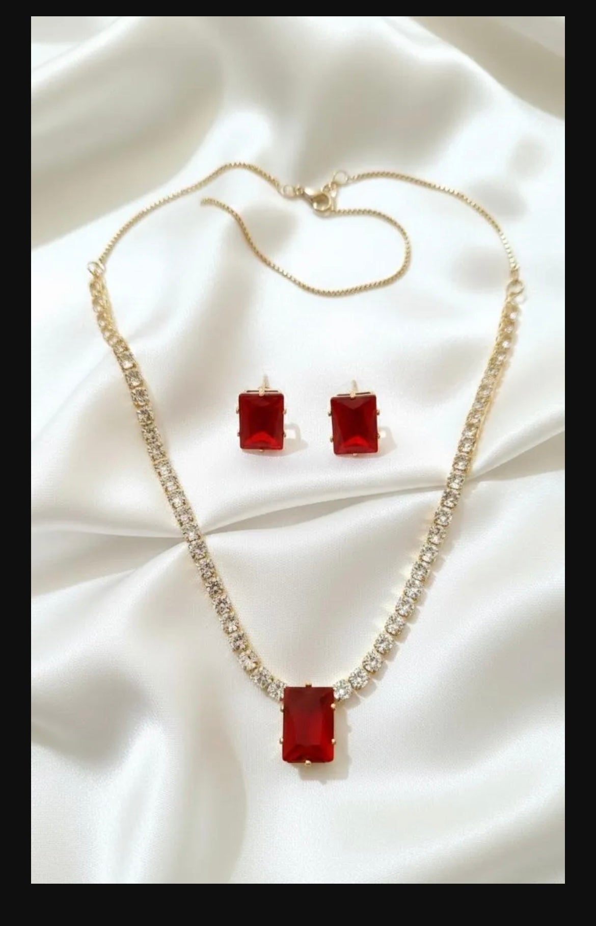 Red Crystal Pendant 3 pcs Alloy Gold Chain Earings
