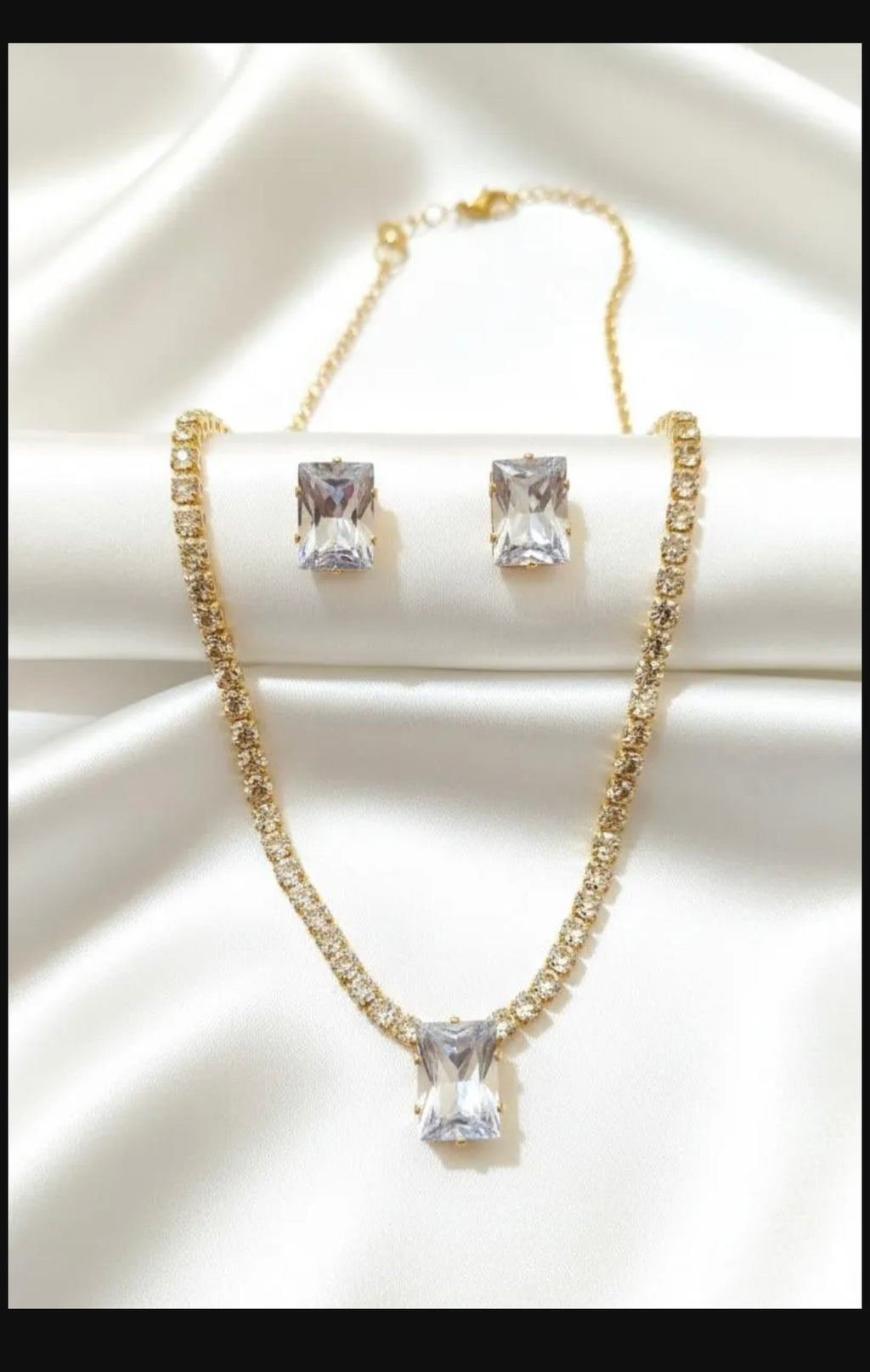 Red Crystal Pendant 3 pcs Alloy Gold Chain Earings