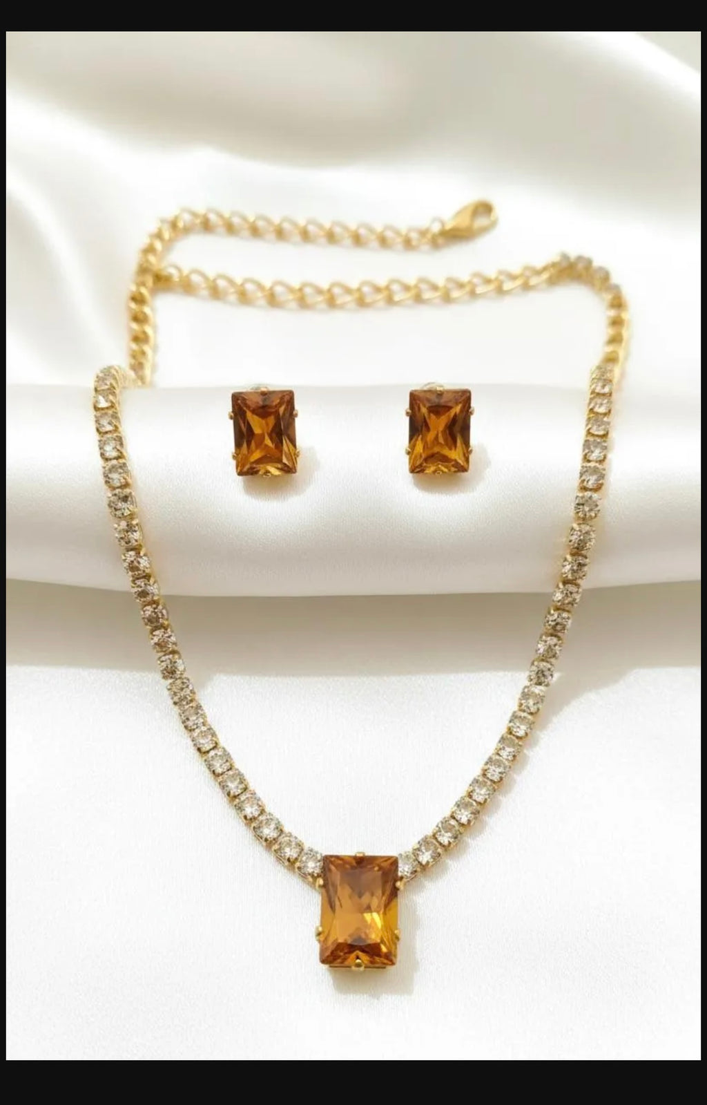 Red Crystal Pendant 3 pcs Alloy Gold Chain Earings