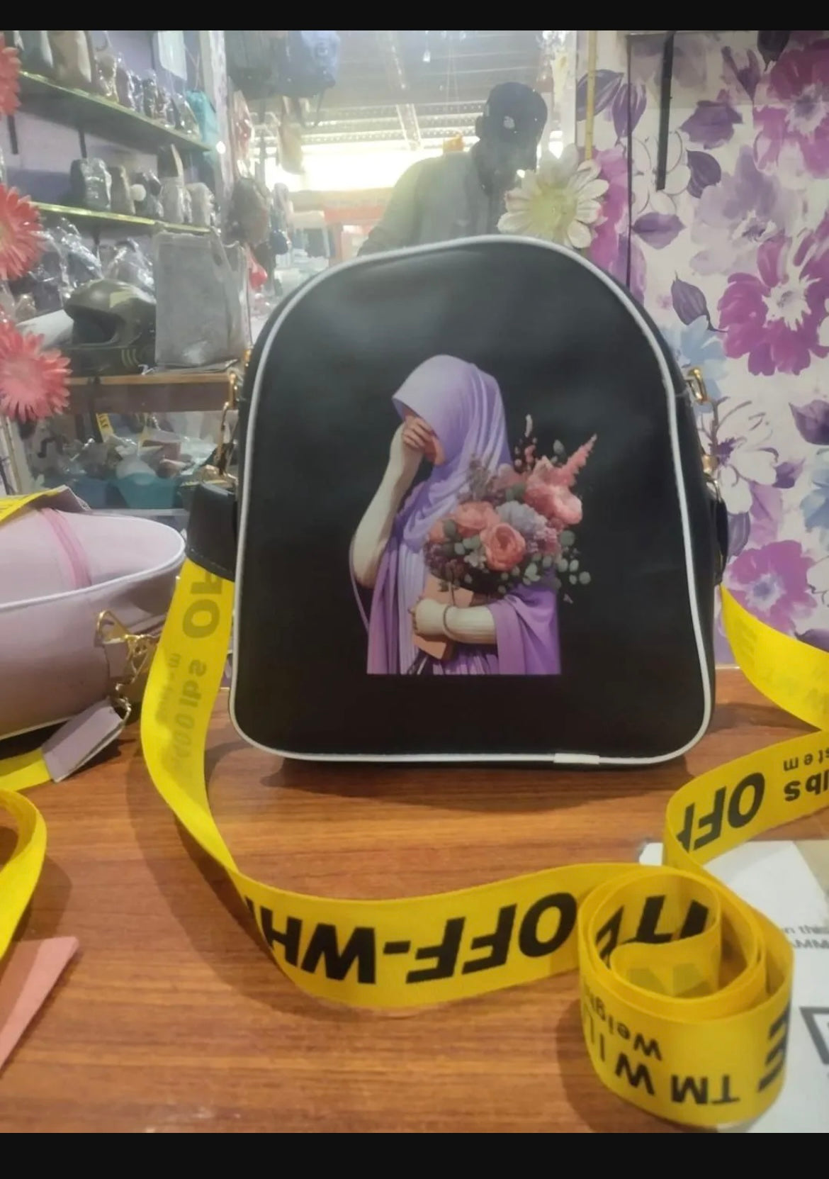 Girls Rexine Printed Cross Body New In Market
