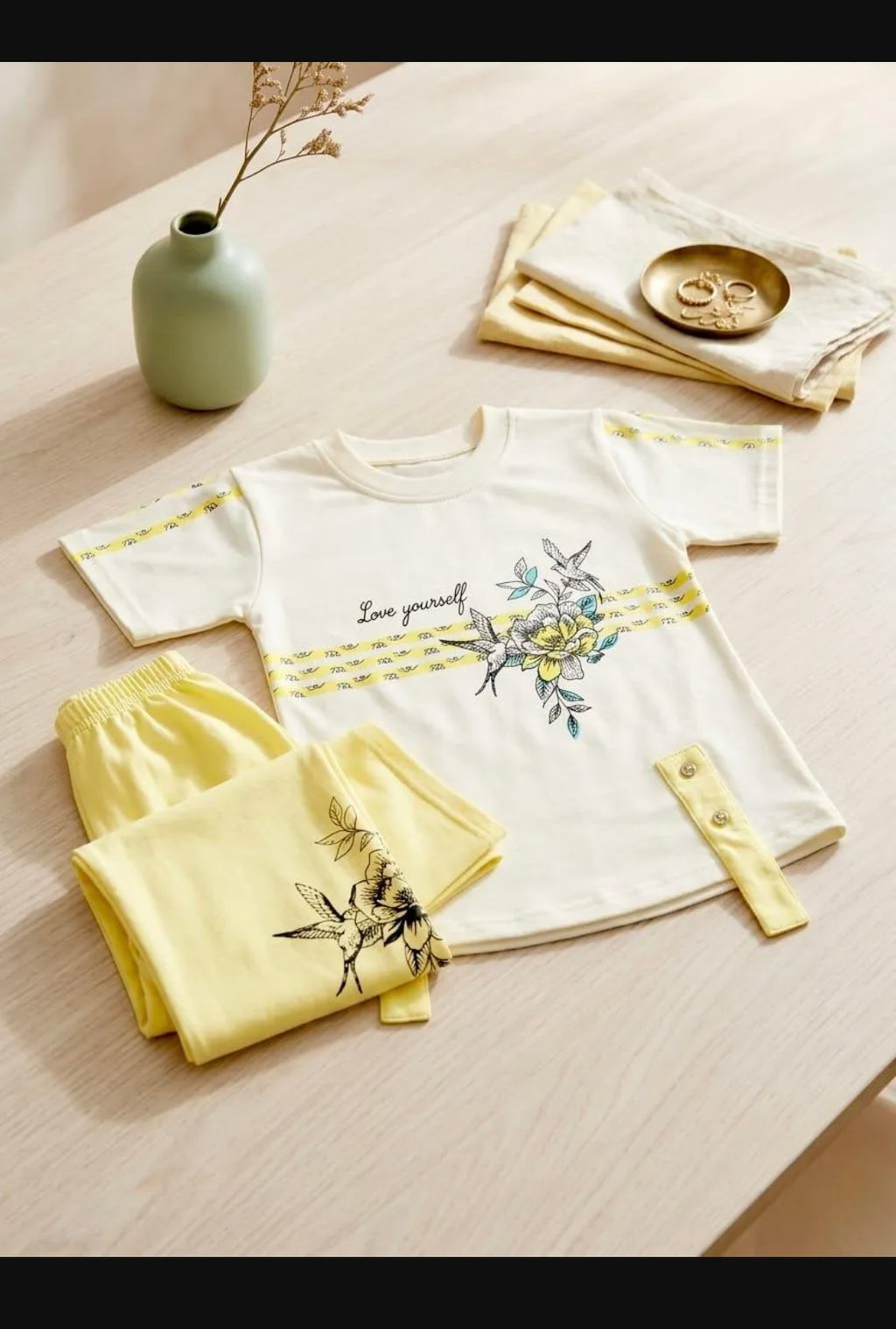 2 Pcs Girl's Chaina Stuff Printed Random Color Set