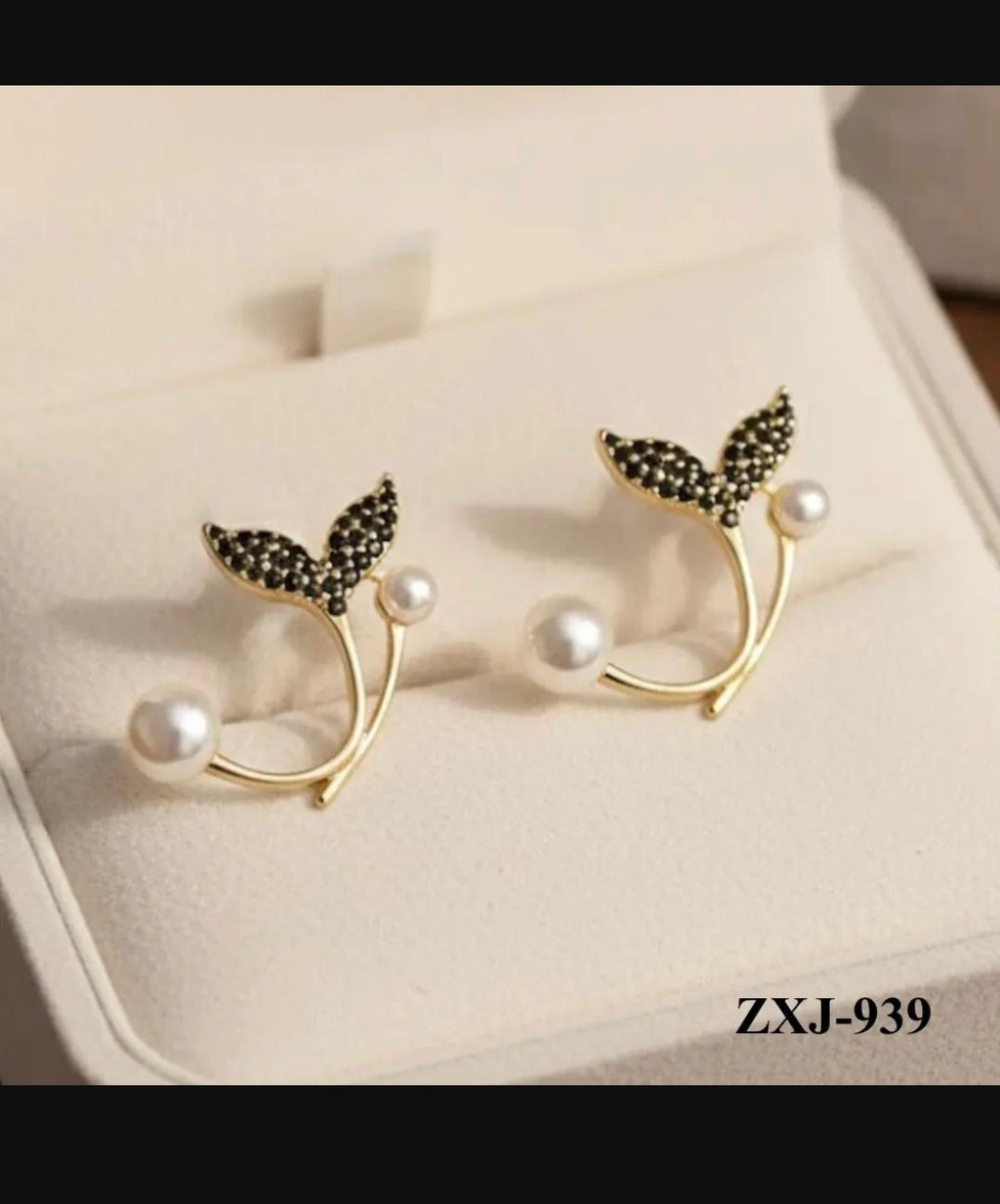 Korean Fish Tail Earings Alloy Women 2 Pcs Pink Silver Gold Black